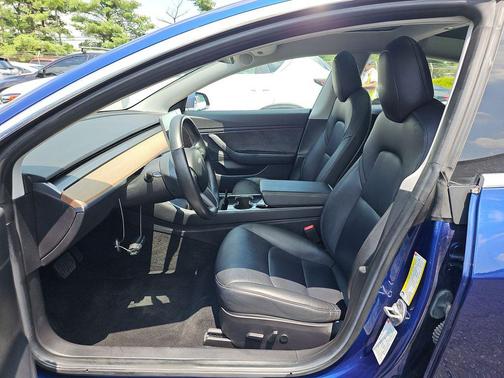 Deep Blue Metallic 2018 Tesla Model 3 Long Range