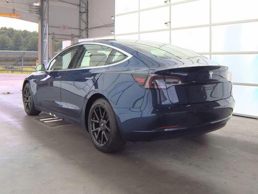 Deep Blue Metallic 2018 Tesla Model 3 Long Range