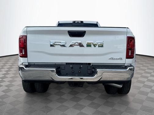 Bright White Clearcoat 2026 RAM 3500 Tradesman Crew Cab 4x4 8' Box