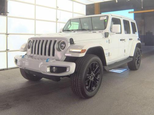Bright White Clearcoat 2023 Jeep Wrangler 4xe Sahara