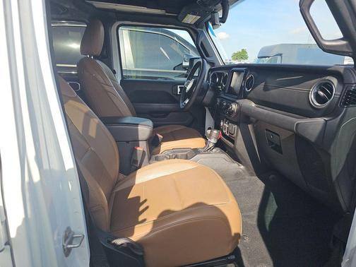 Bright White Clearcoat 2023 Jeep Wrangler 4xe Sahara