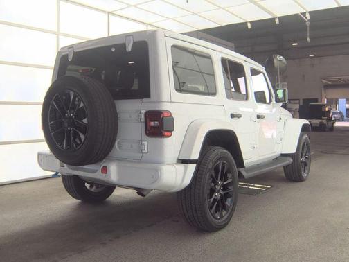 Bright White Clearcoat 2023 Jeep Wrangler 4xe Sahara
