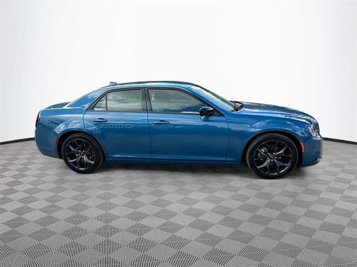 2022 Chrysler 300 Touring