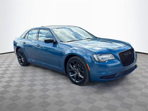 2022 Chrysler 300 Touring