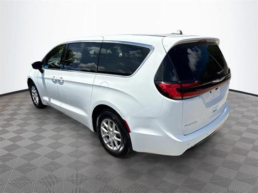 2026 Chrysler Pacifica L