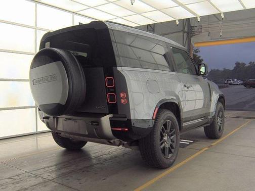 2022 Land Rover Defender 90 X-Dynamic S