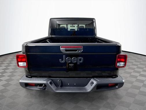 2025 Jeep Gladiator Nighthawk
