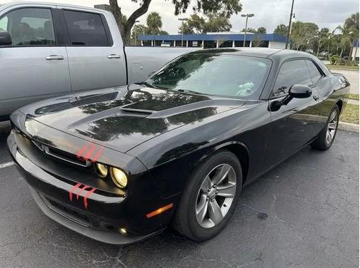 2016 Dodge Challenger SXT
