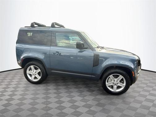 2023 Land Rover Defender 90 SE