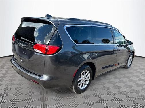2021 Chrysler Voyager LXI