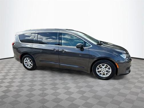2021 Chrysler Voyager LXI