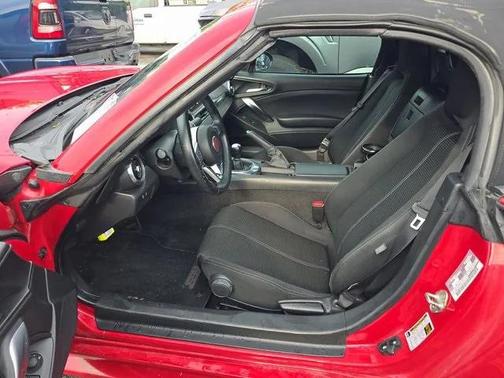 2017 FIAT 124 Spider Base