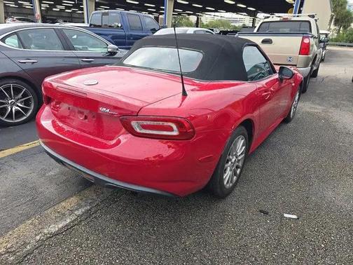 2017 FIAT 124 Spider Base