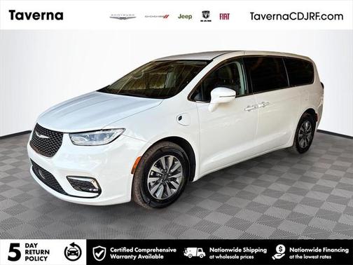 2022 Chrysler Pacifica Hybrid Touring L
