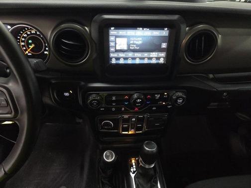 2022 Jeep Gladiator Sport S