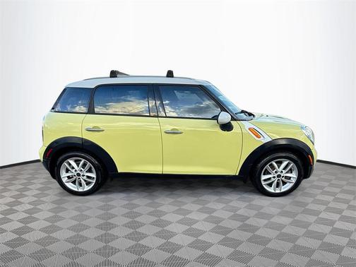 2012 MINI Cooper Countryman Base