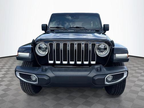 Black Clearcoat 2022 Jeep Wrangler Unlimited Sahara