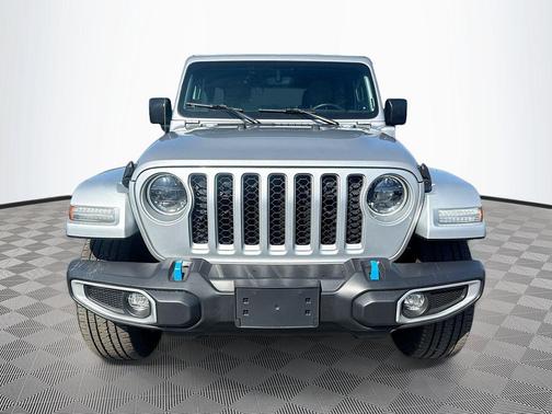 Silver Zynith Clearcoat 2023 Jeep Wrangler 4xe Sahara