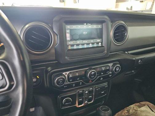 2021 Jeep Gladiator Willys 4x4