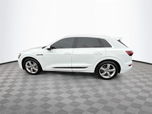 2019 Audi e-tron Premium Plus