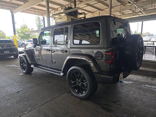 Granite Crystal Metallic Clearcoat 2022 Jeep Wrangler Unlimited 4xe Sahara