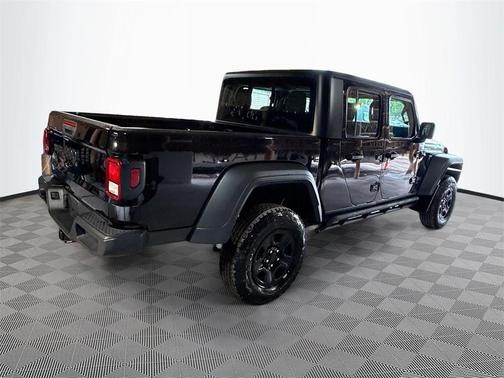 2022 Jeep Gladiator Sport