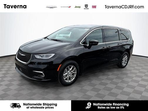 Diamond Black Crystal Pearlcoat 2026 Chrysler Pacifica L