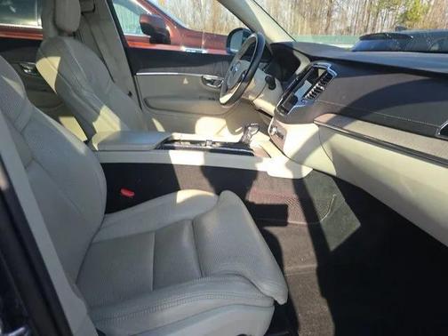 2021 Volvo XC90 T6 Inscription