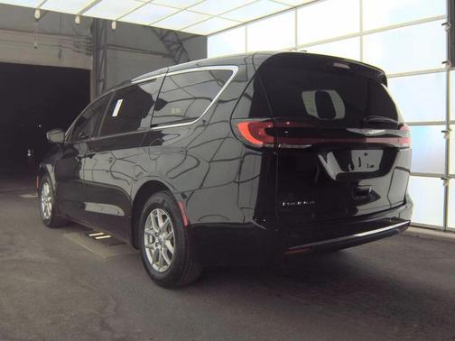 2025 Chrysler Pacifica L