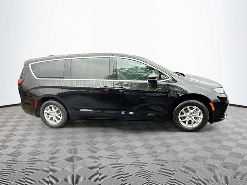 2025 Chrysler Pacifica L