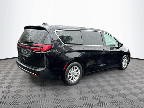 2025 Chrysler Pacifica L