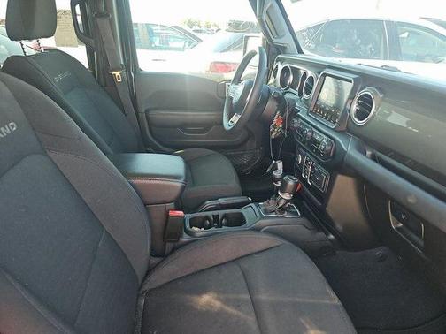 2023 Jeep Gladiator Overland