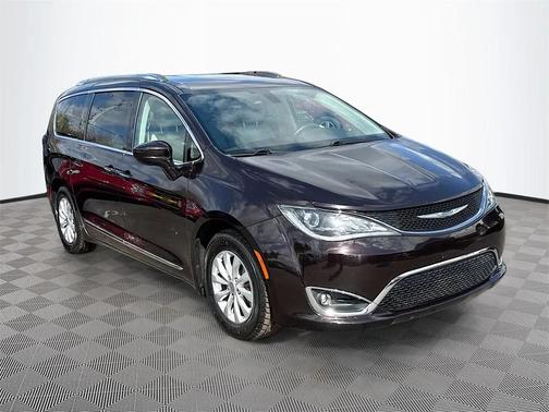 2018 Chrysler Pacifica Touring-L