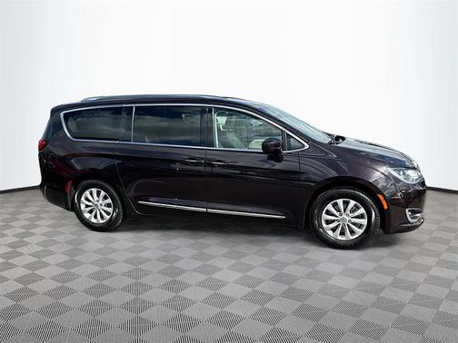 2018 Chrysler Pacifica Touring-L