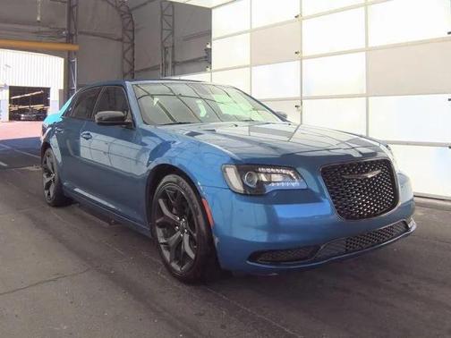 2022 Chrysler 300 Touring
