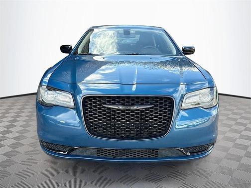 2022 Chrysler 300 Touring