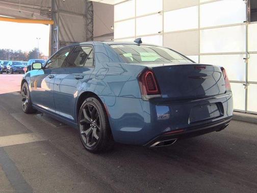 2022 Chrysler 300 Touring