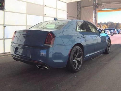 2022 Chrysler 300 Touring