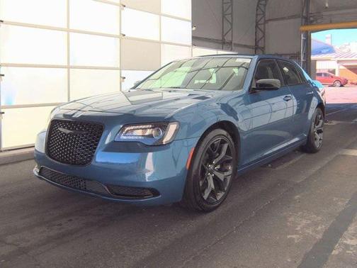 2022 Chrysler 300 Touring