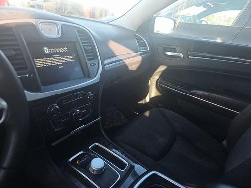 2022 Chrysler 300 Touring