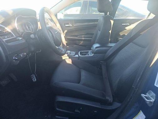 2022 Chrysler 300 Touring