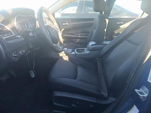 2022 Chrysler 300 Touring