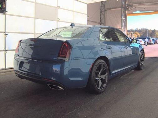 2022 Chrysler 300 Touring