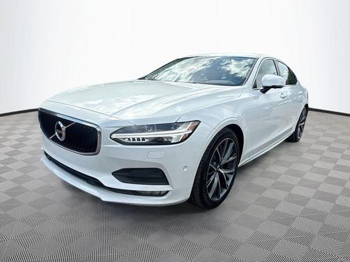 2019 Volvo S90 T5 Momentum