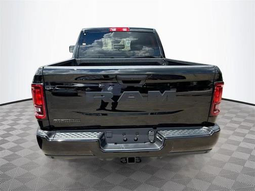 2026 RAM 2500 Big Horn Crew Cab 4x2 6'4' Box