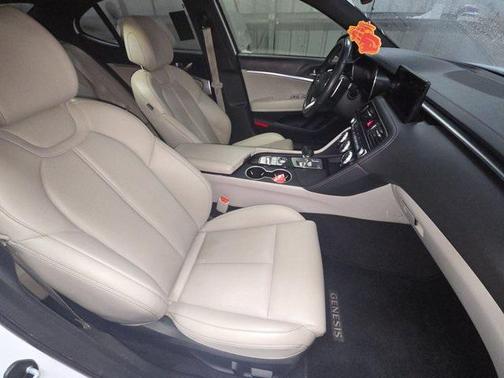 2022 Genesis G70 2.0T RWD