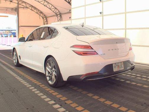 2022 Genesis G70 2.0T RWD