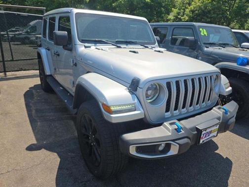 Silver Zynith Clearcoat 2023 Jeep Wrangler 4xe Sahara