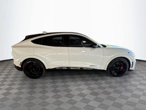 Star White Metallic Tri-Coat 2021 Ford Mustang Mach-E GT