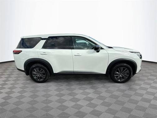 2024 Nissan Pathfinder S FWD